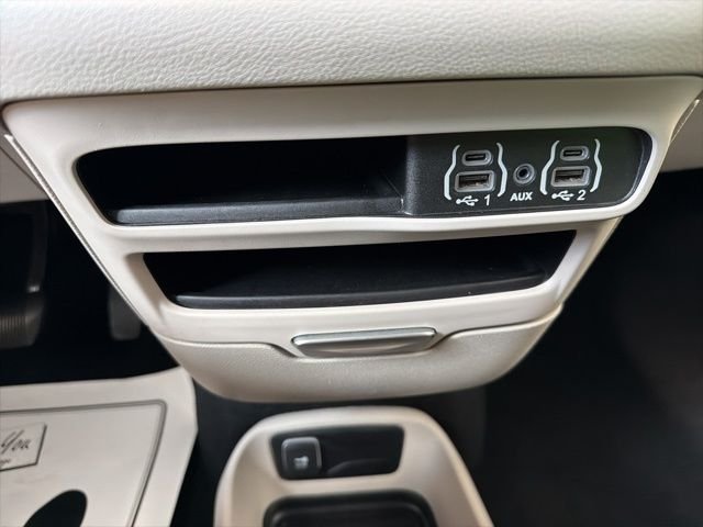 Used 2023 Silver Chrysler LX image 25