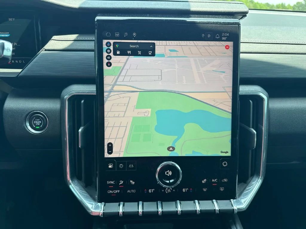 Used 2025 White GMC Elevation image 33