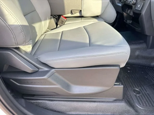 New 2026 Oxford White Ford F-350® XL image 39