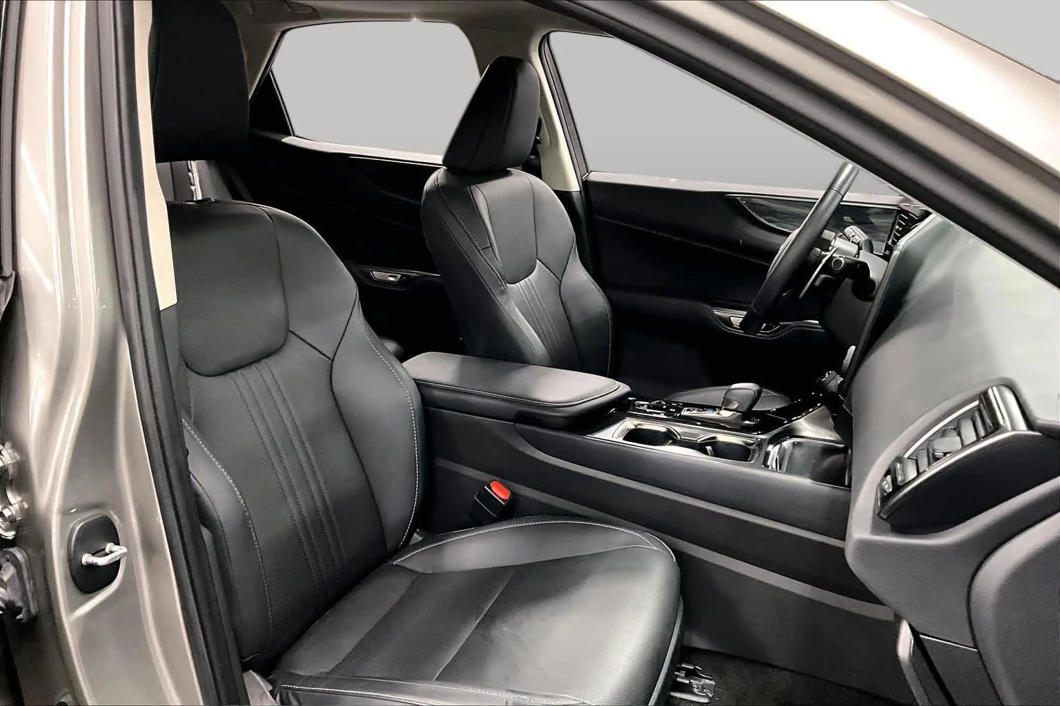 Used 2025 Atomic Silver Lexus Premium image 8
