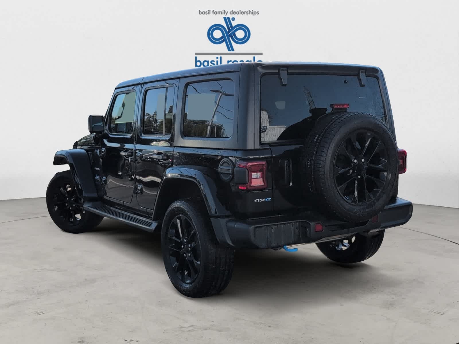 Used 2023 Black Clearcoat Jeep Sahara image 7