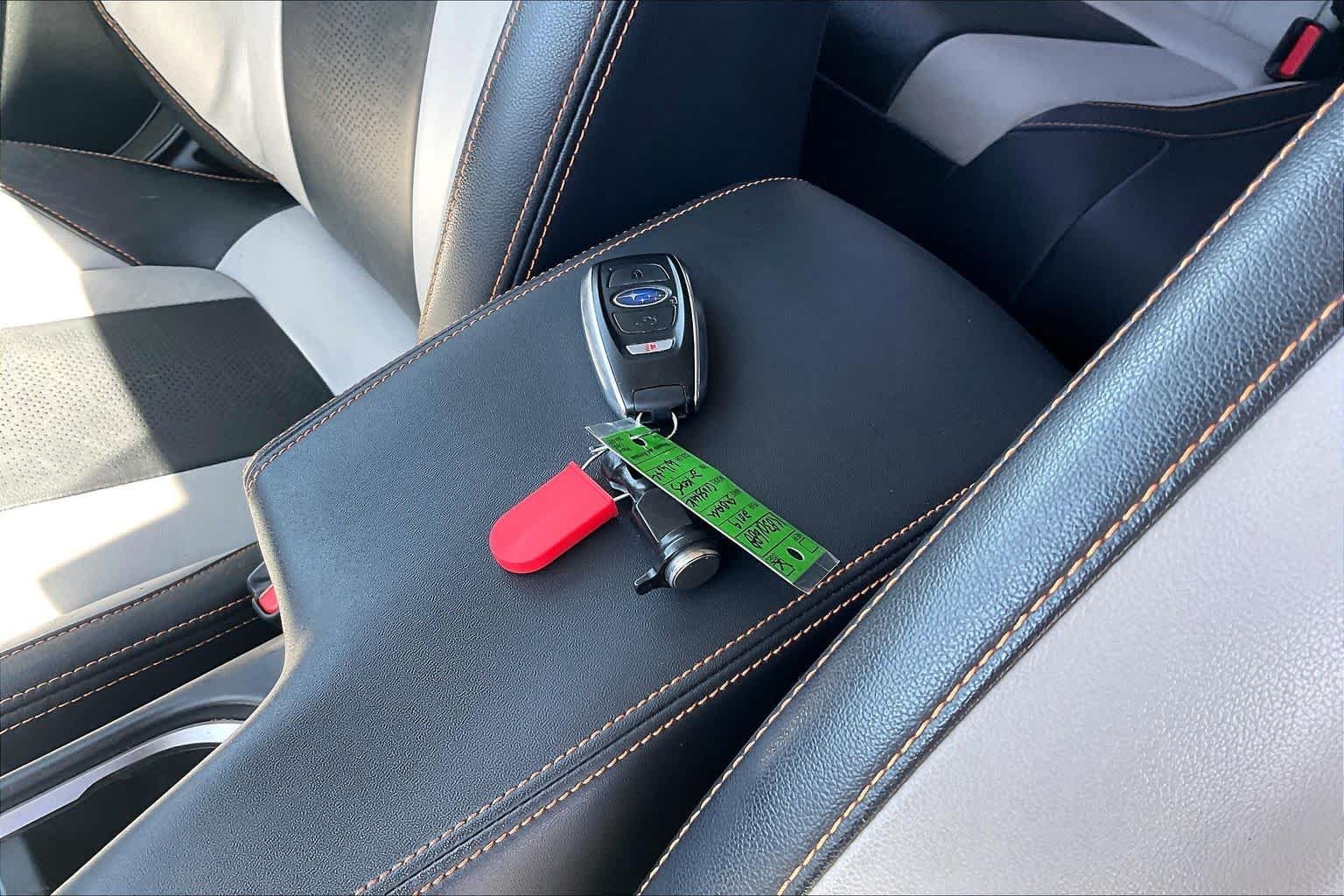 Used 2019 Crystal White Pearl Subaru Limited image 13