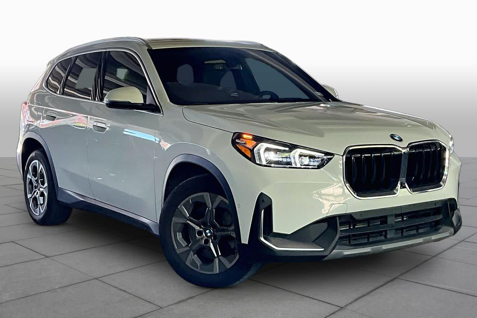 Used 2023 Alpine White BMW xDrive28i image 2