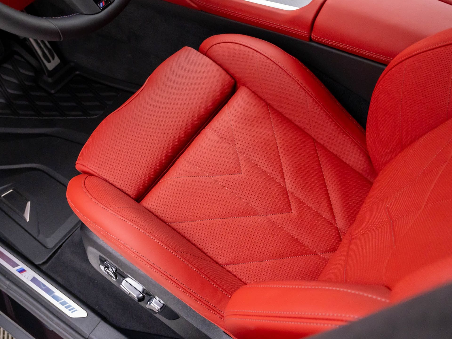 New 2026 Black Sapphire Metallic BMW Label image 15