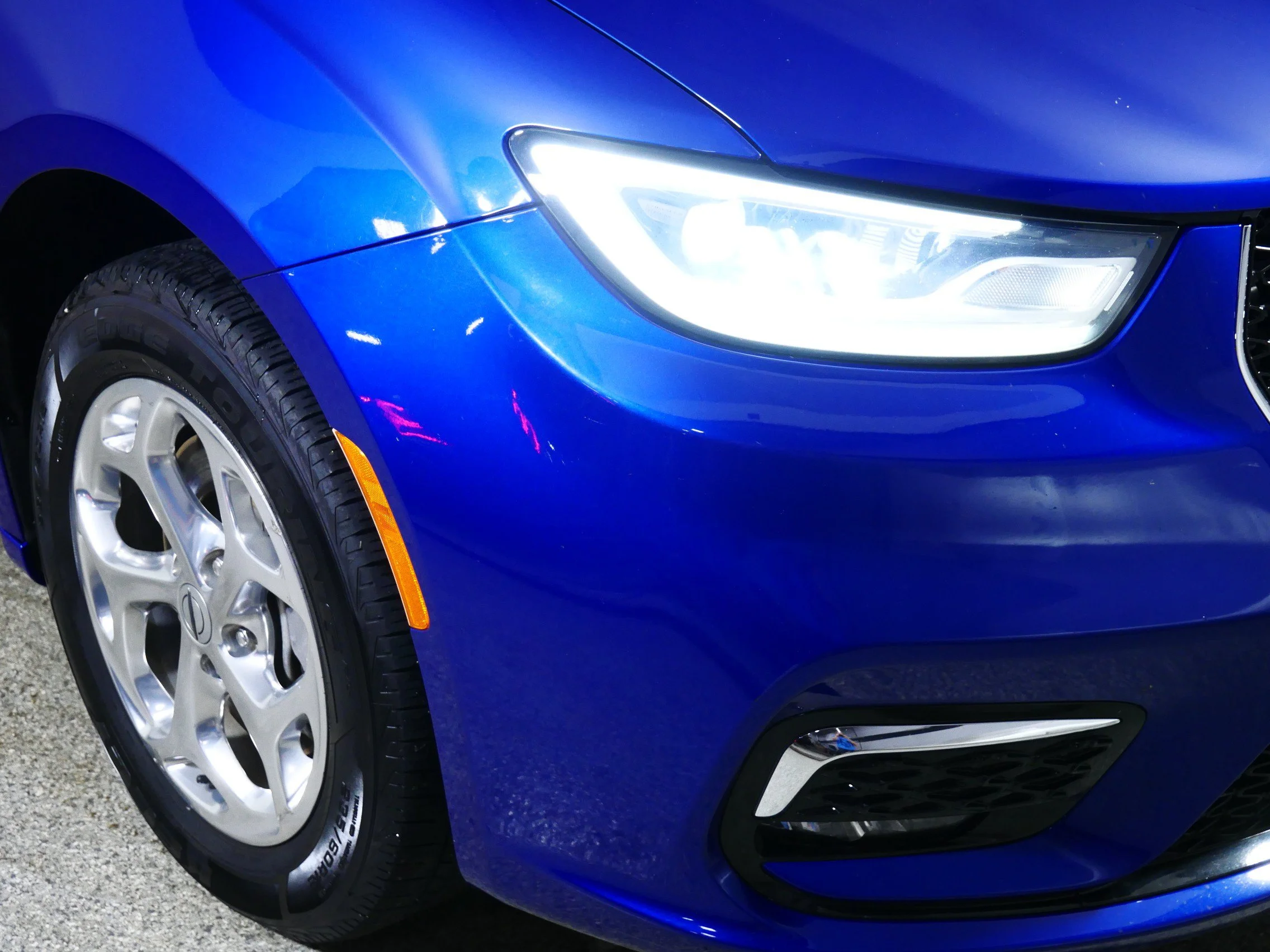 Used 2021 Fathom Blue Pearlcoat Chrysler Limited image 16