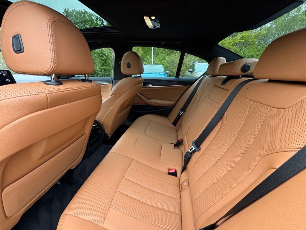 Used 2022 Black BMW 530i xDrive image 20