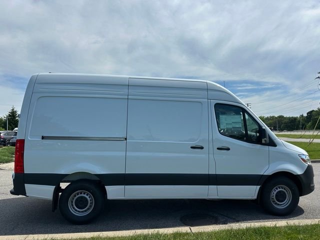 New 2026 Arctic White Mercedes-Benz Cargo 144 WB image 6