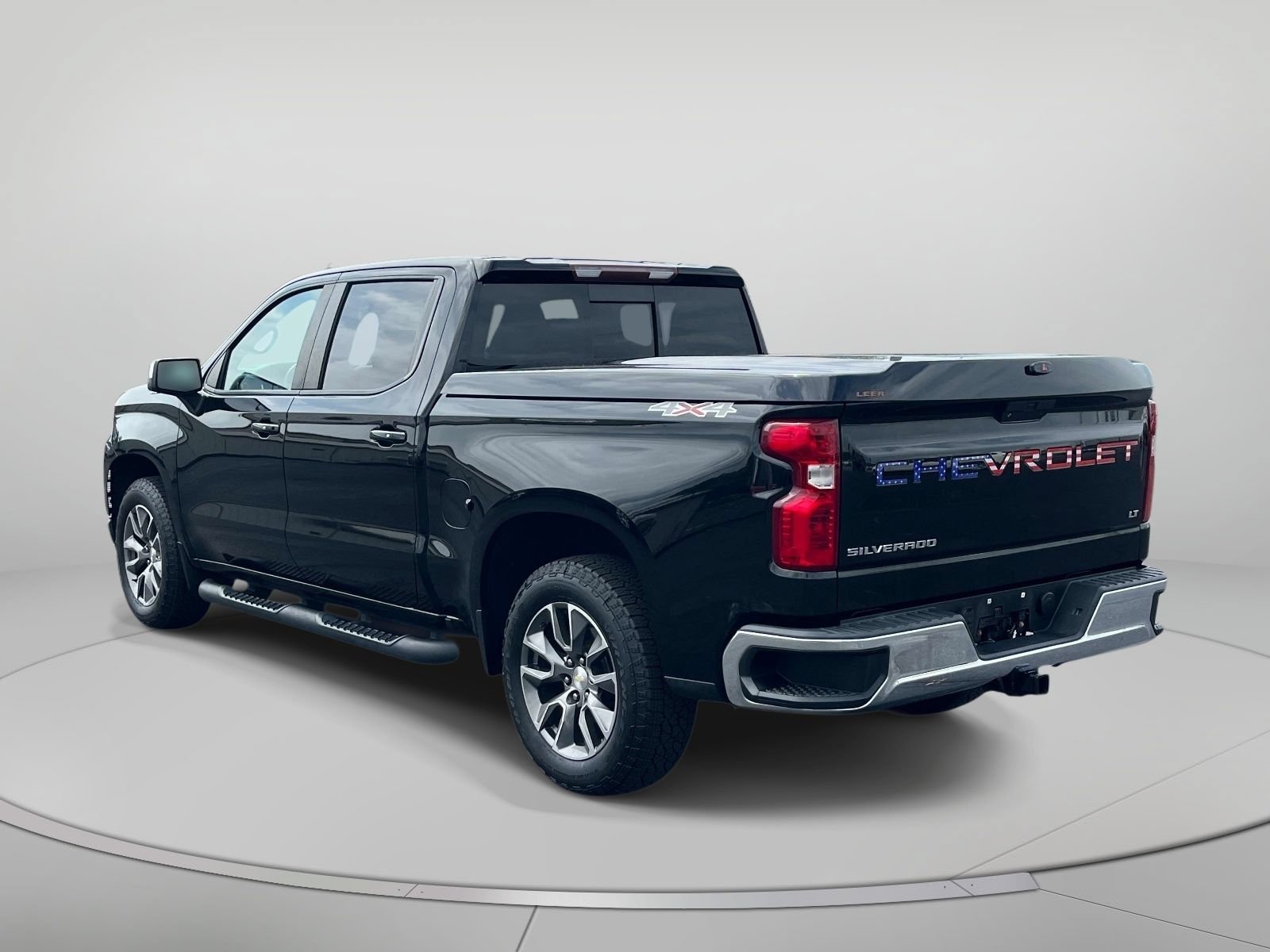 Used 2019 BLACK Chevrolet LT image 6