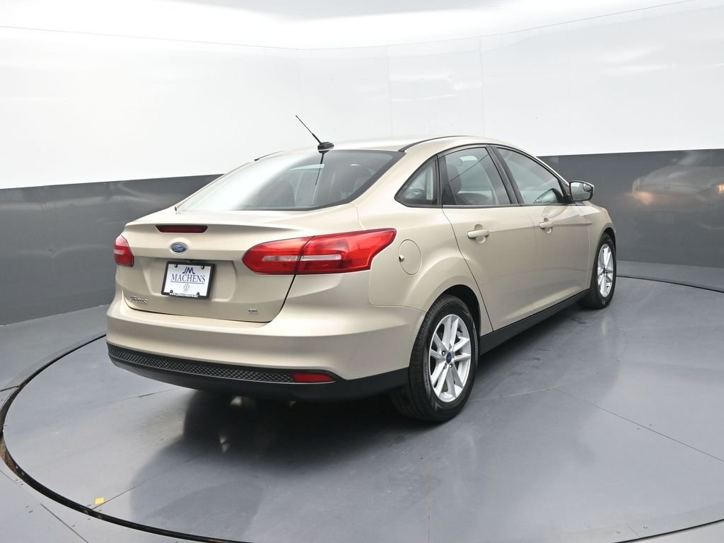Used 2018 Gold Ford SE image 11