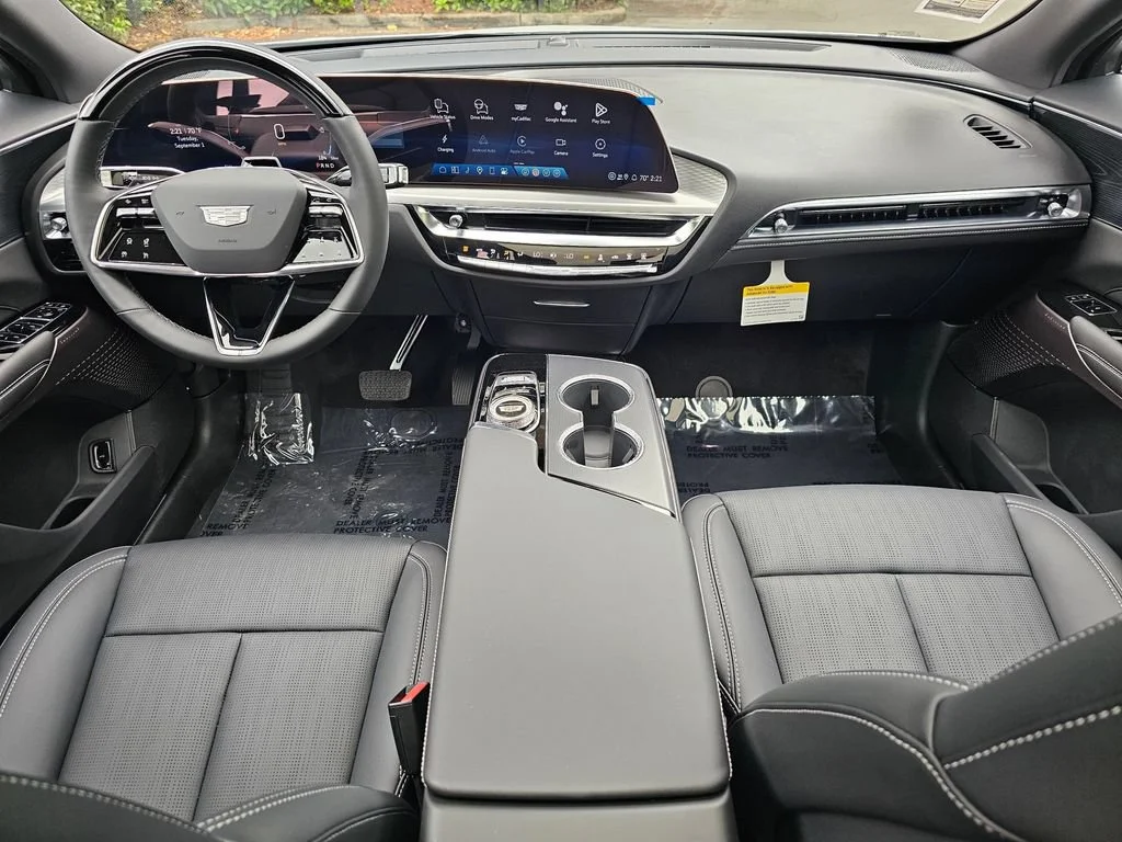 New 2026 Vibrant White Tricoat Cadillac Sport image 17