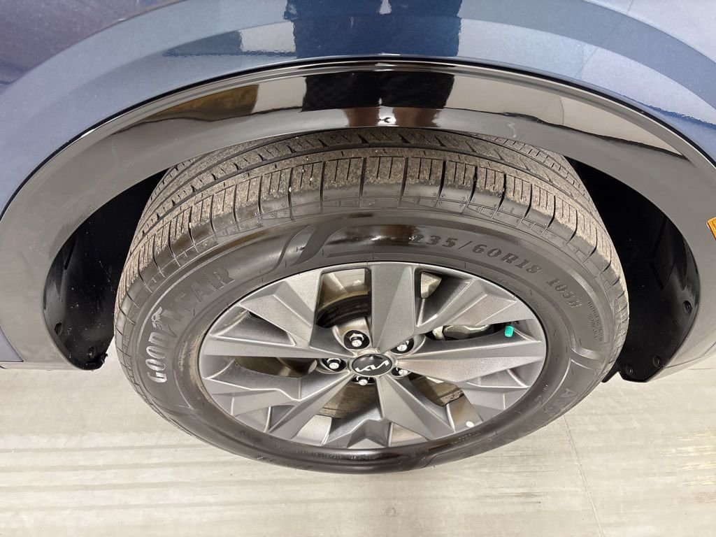 Used 2025 Blue Kia SX-Prestige image 11