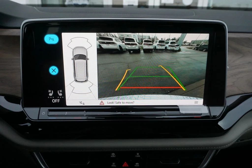 New 2026 Green Volkswagen 2.0T SE w/Technology image 21
