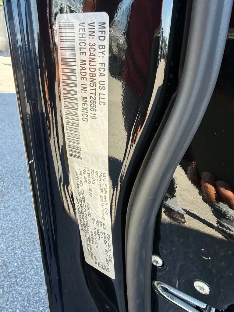 New 2026 Diamond Black Crystal Pearlcoat Jeep Latitude image 23