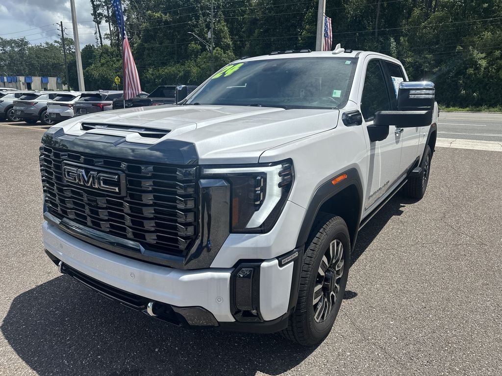 Used 2024 White Frost Tricoat GMC Denali Ultimate image 12