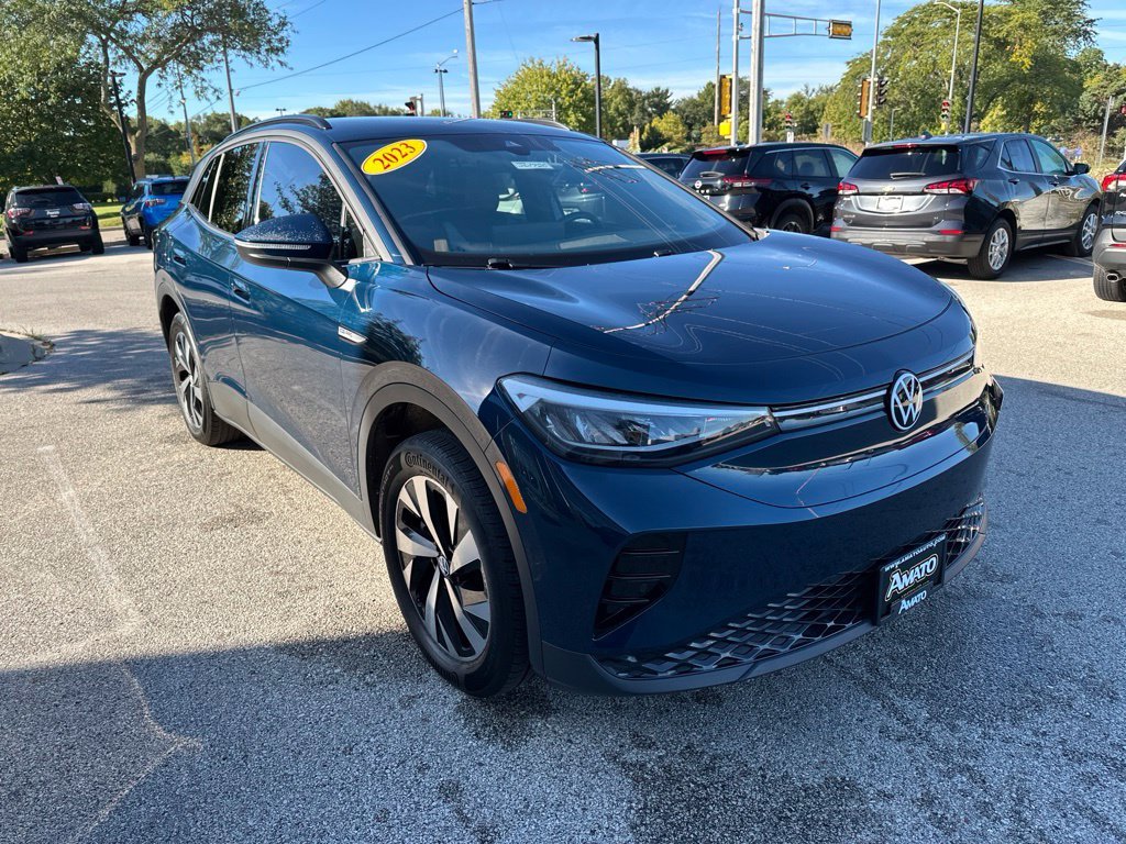 Used 2023 Blue Volkswagen Pro image 4