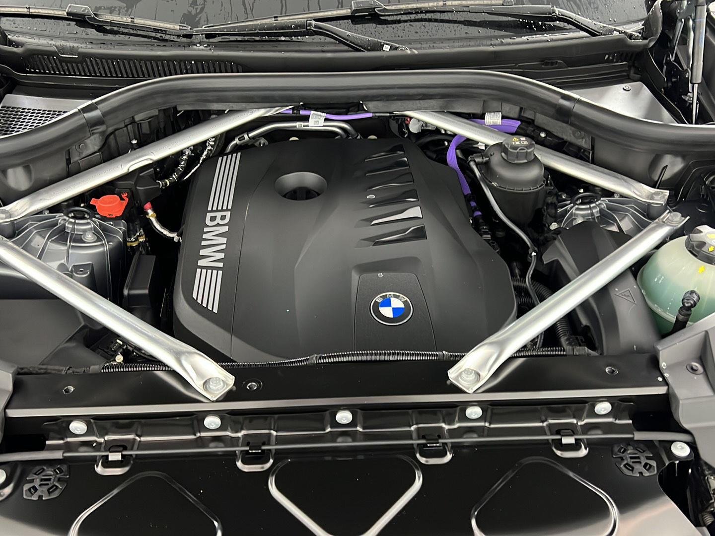 New 2026 Skyscraper Grey Metallic BMW xDrive40i image 28