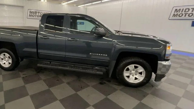 Used 2019 Graphite Metallic Chevrolet LT image 9