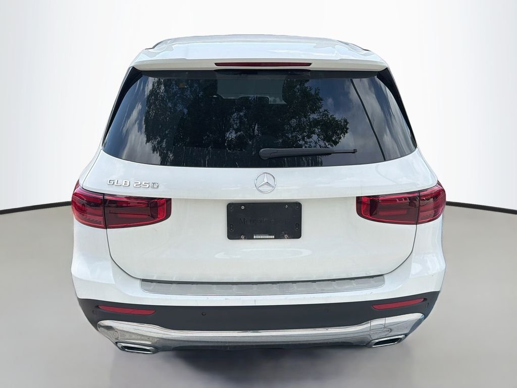 Used 2024 White Mercedes-Benz GLB 250 image 10