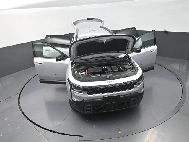 New 2026 Silver Zynith Clear-Coat Exterior Paint Jeep  image 29