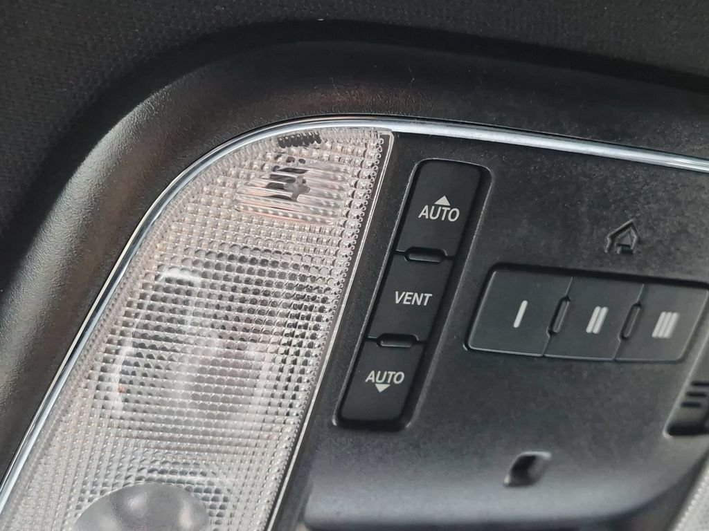 Used 2021 White Jeep Laredo X image 20