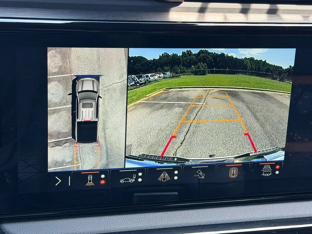 New 2026 Summit White GMC AT4 image 6