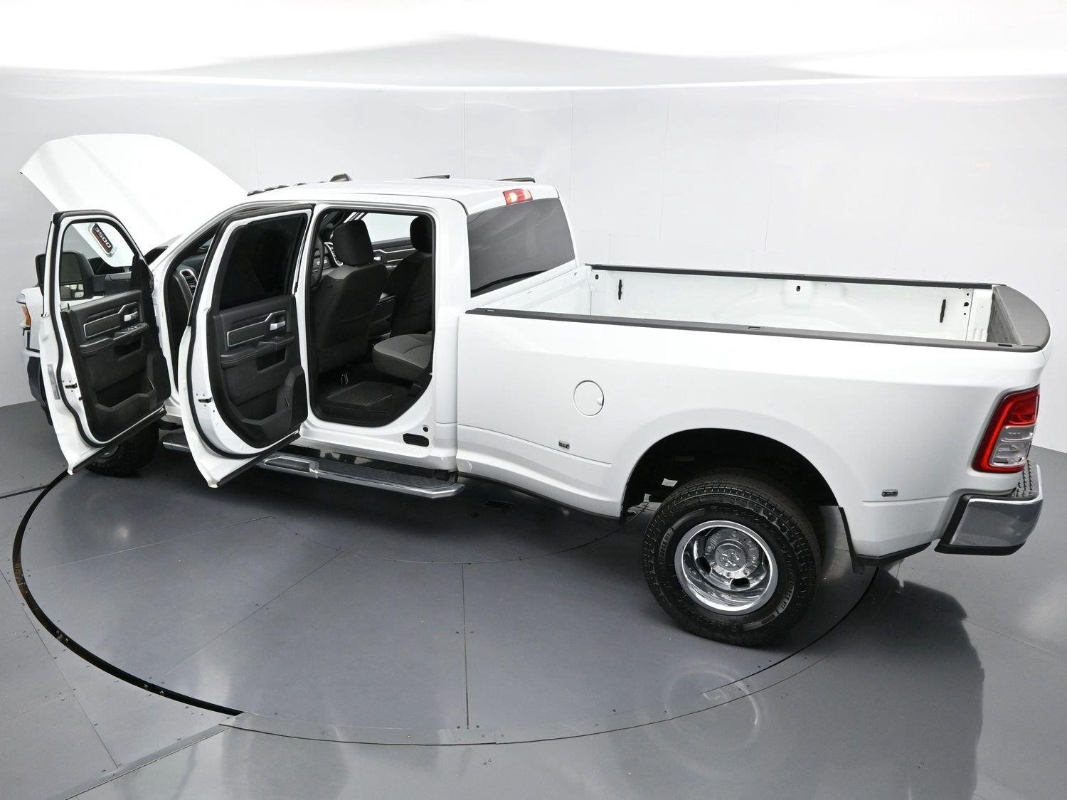 Used 2024 Bright White Clearcoat Ram Big Horn image 39