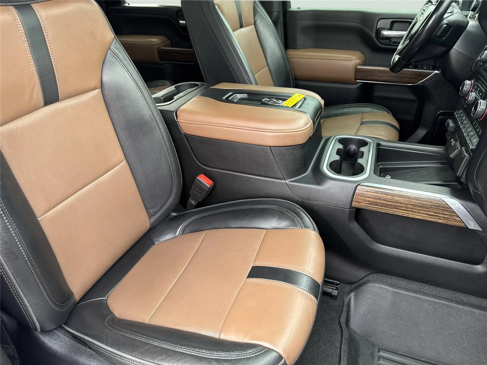 Used 2020 IRIDESCENT PEARL TRICOAT Chevrolet High Country image 36