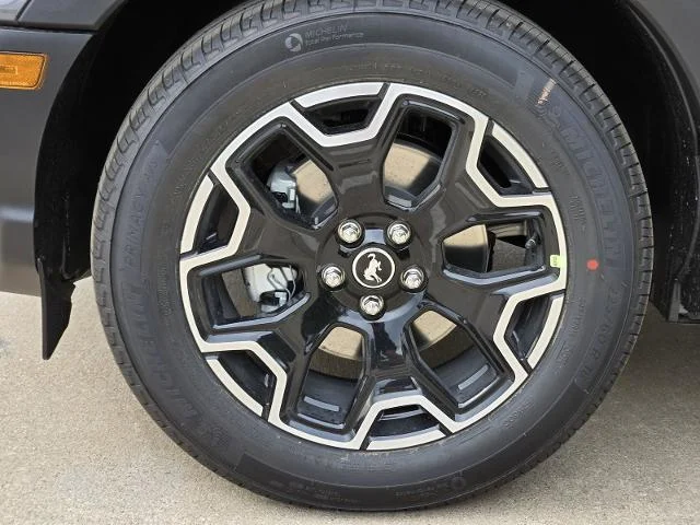 New 2026 Carbonized Gray Metallic Ford Outer Banks® image 27