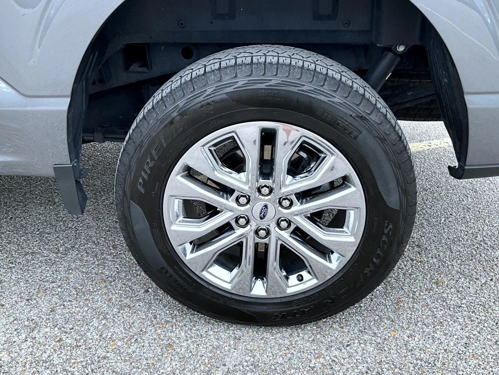 Used 2024 Gray Ford XLT image 25