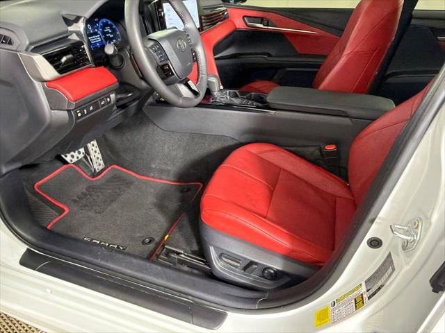 Certified Used 2025 WIND CHILL PEARL Toyota  image 10