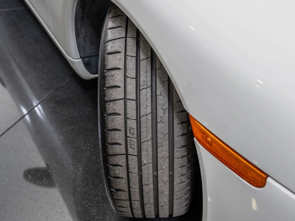 Used 2003 Carrara White Porsche Carrera image 52