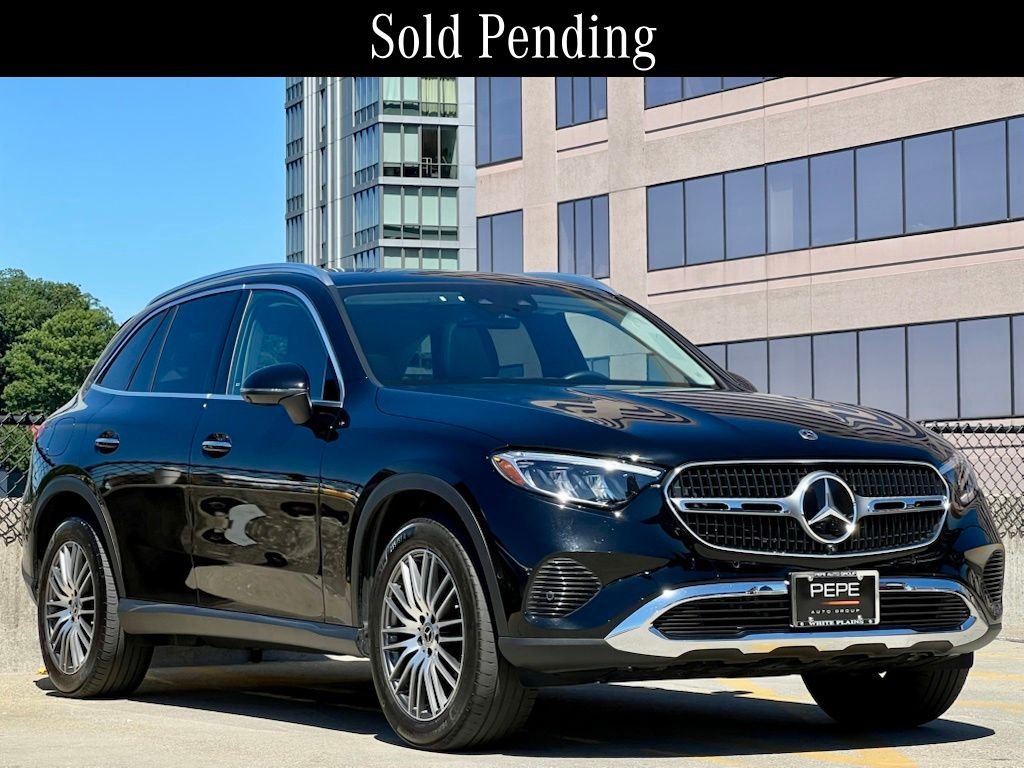 Used 2024  Mercedes-Benz GLC 300 image 1