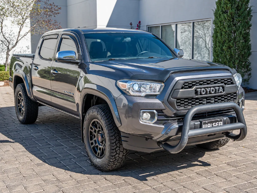Used 2016 Magnetic Gray Metallic Toyota Limited image 12