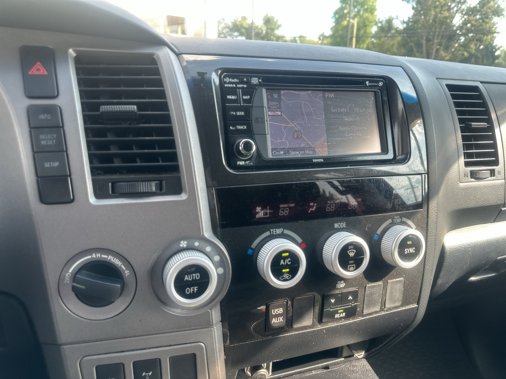 Used 2013 BLACK Toyota SR5 image 9