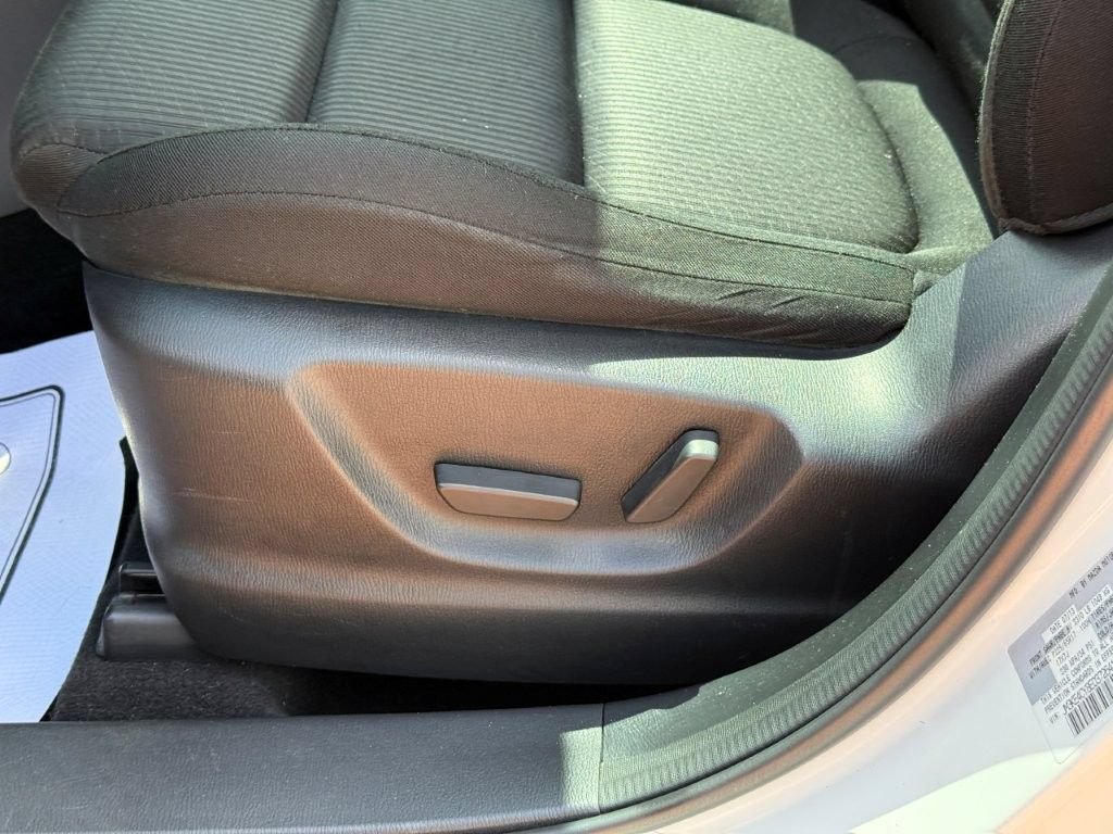 Used 2014 White Mazda Touring image 13