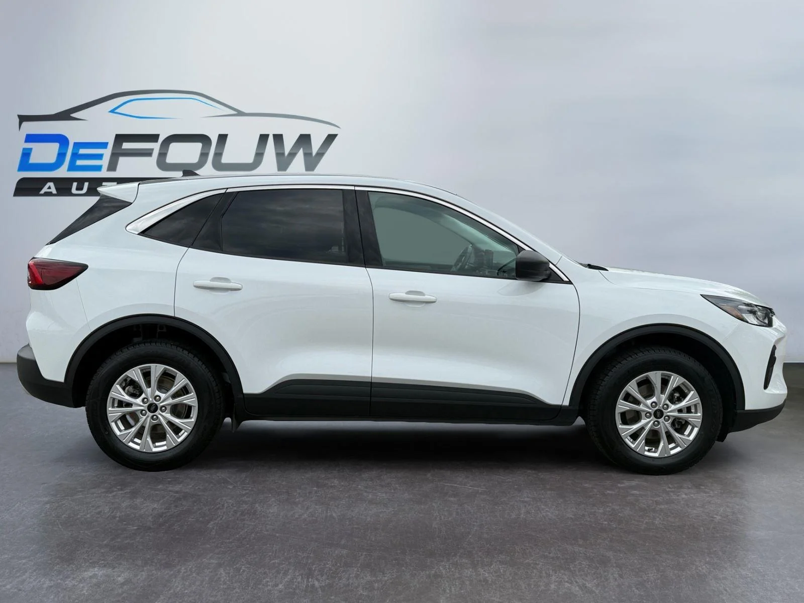 Used 2024 Oxford White Ford Active image 2