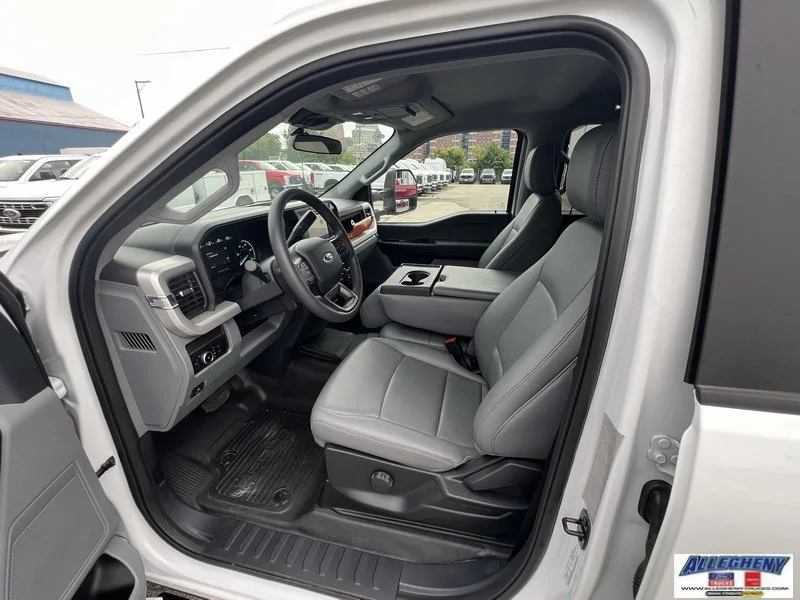 New 2025 Oxford White Ford F-550® XL image 15
