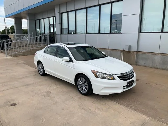 Used 2011 Honda Accord EX-L with VIN 1HGCP2F81BA078822 for sale in Hutchinson, KS