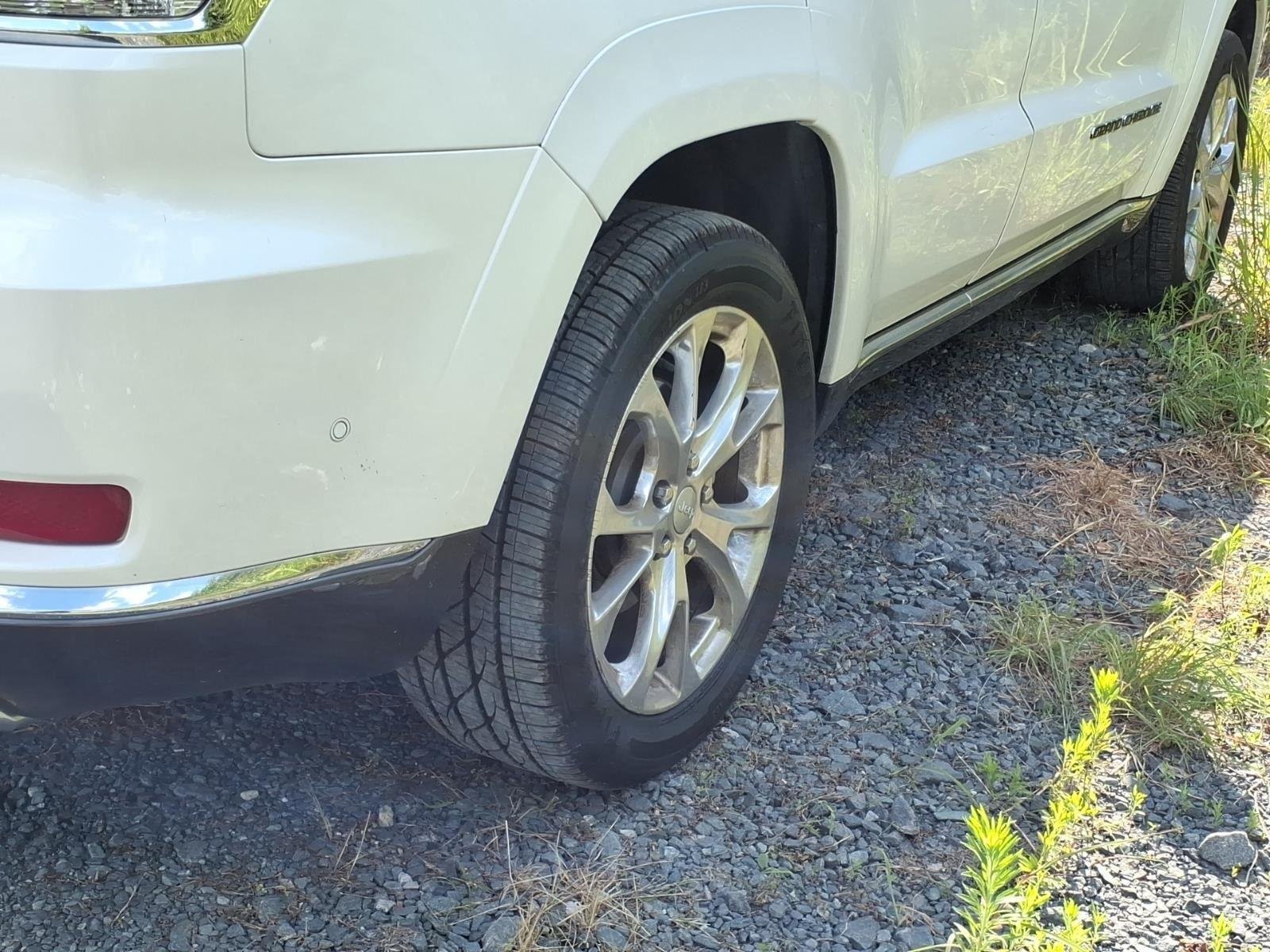 Used 2021 Ivory 3-Coat Jeep Summit image 10