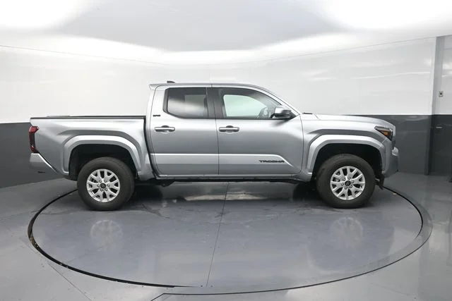Used 2025 Silver Toyota SR5 image 22
