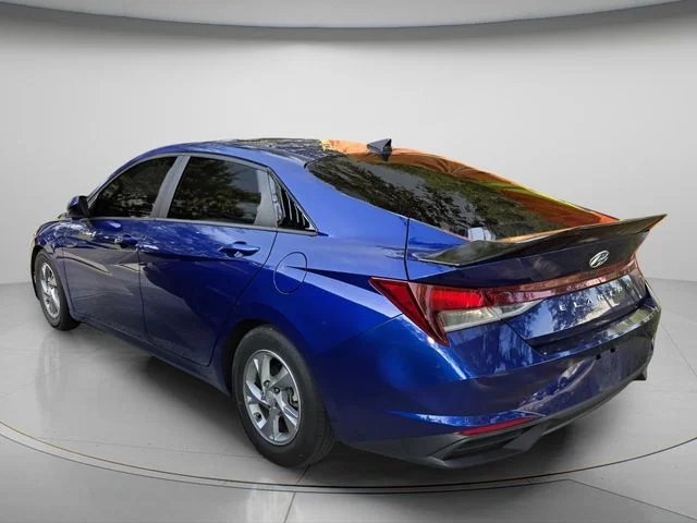 Used 2021 Blue Hyundai SE image 4