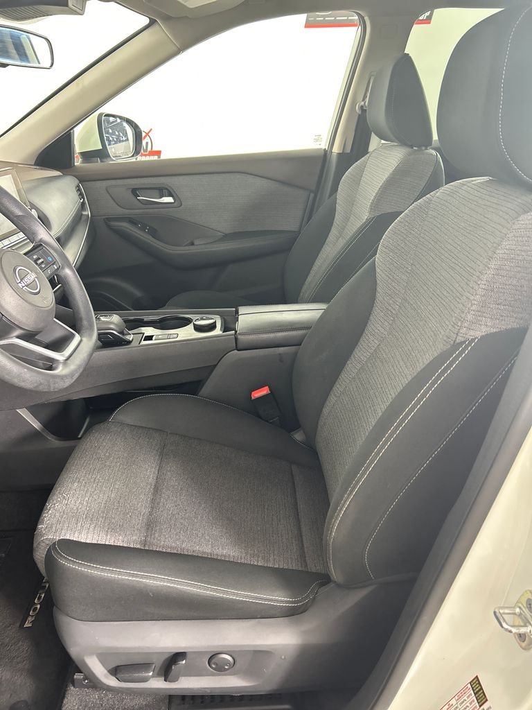 2022 Nissan Rogue SV - Photo 12