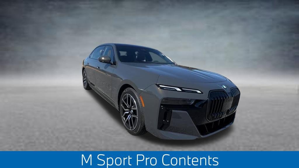 New 2026 Dravit Grey Metallic BMW 750e xDrive image 13