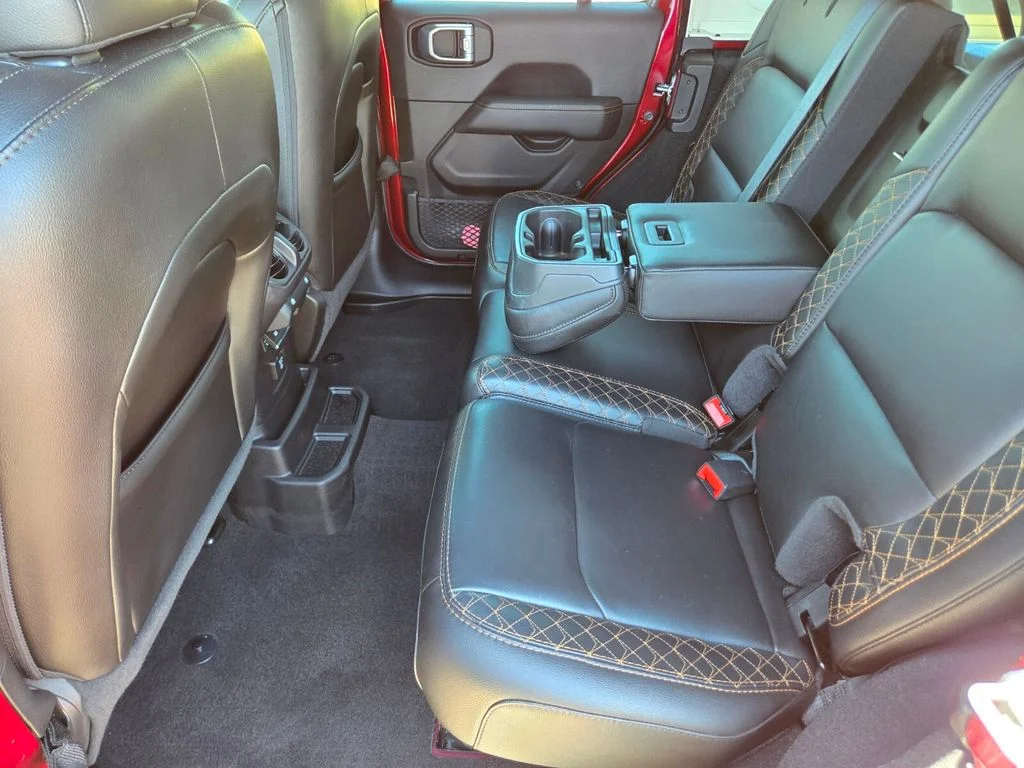 Used 2021  Jeep Unlimited Sahara High Altitude image 9