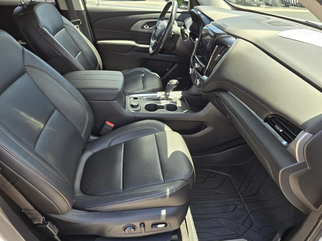 Used 2020 SUMMIT WHITE Chevrolet LT Leather image 20