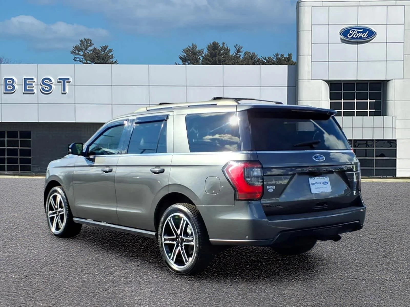 Used 2019 Magnetic Ford Limited image 4