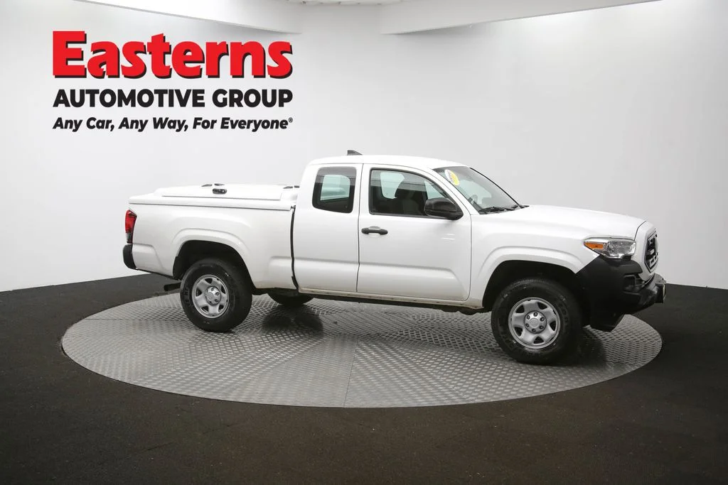 Used 2018 White Toyota SR image 44