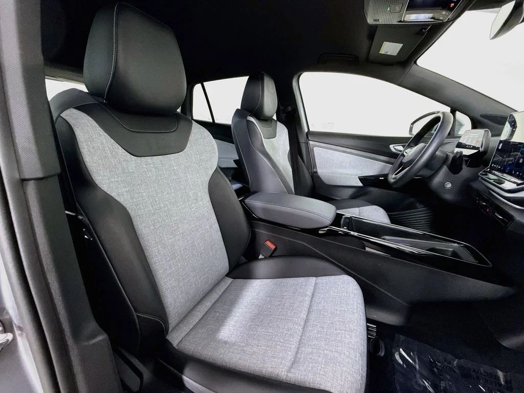 Used 2024 Gray Volkswagen Pro image 28
