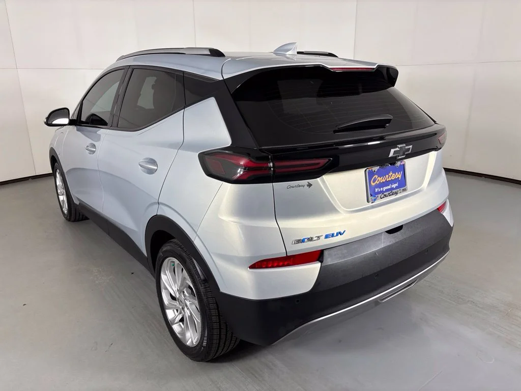 Used 2023 Silver Chevrolet LT image 7
