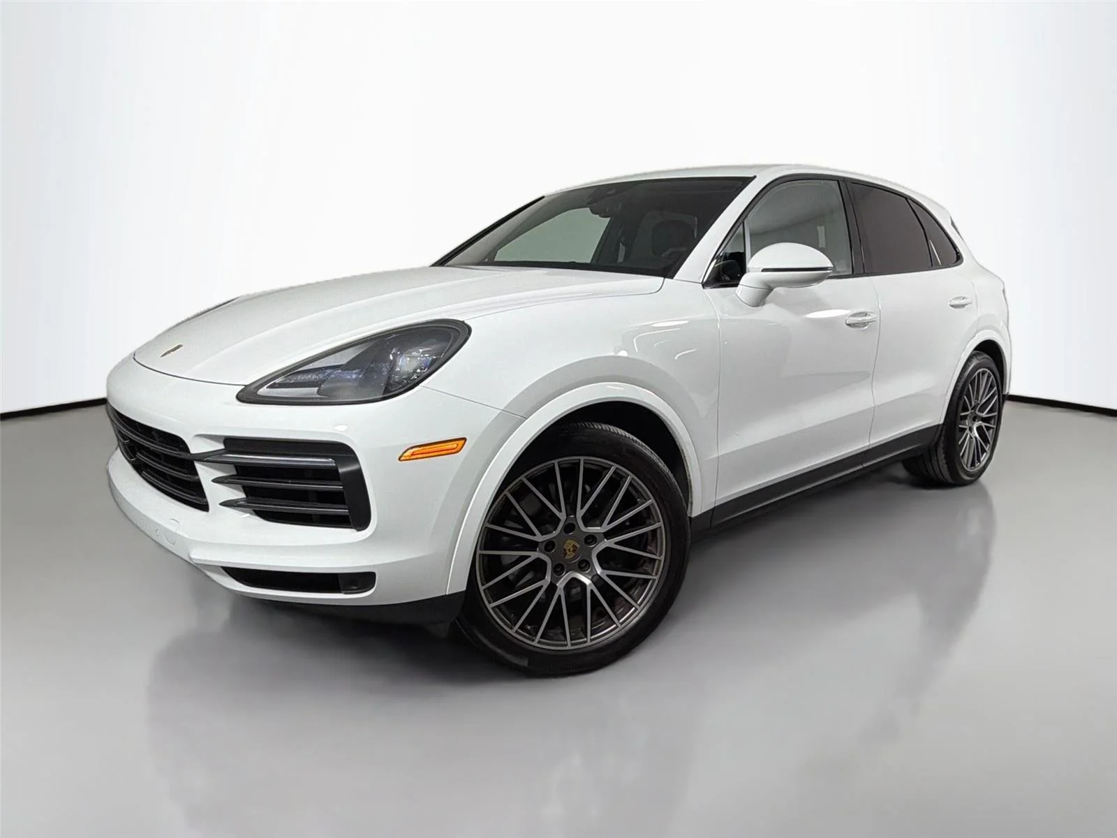 2023 Porsche Cayenne Platinum Edition's photo